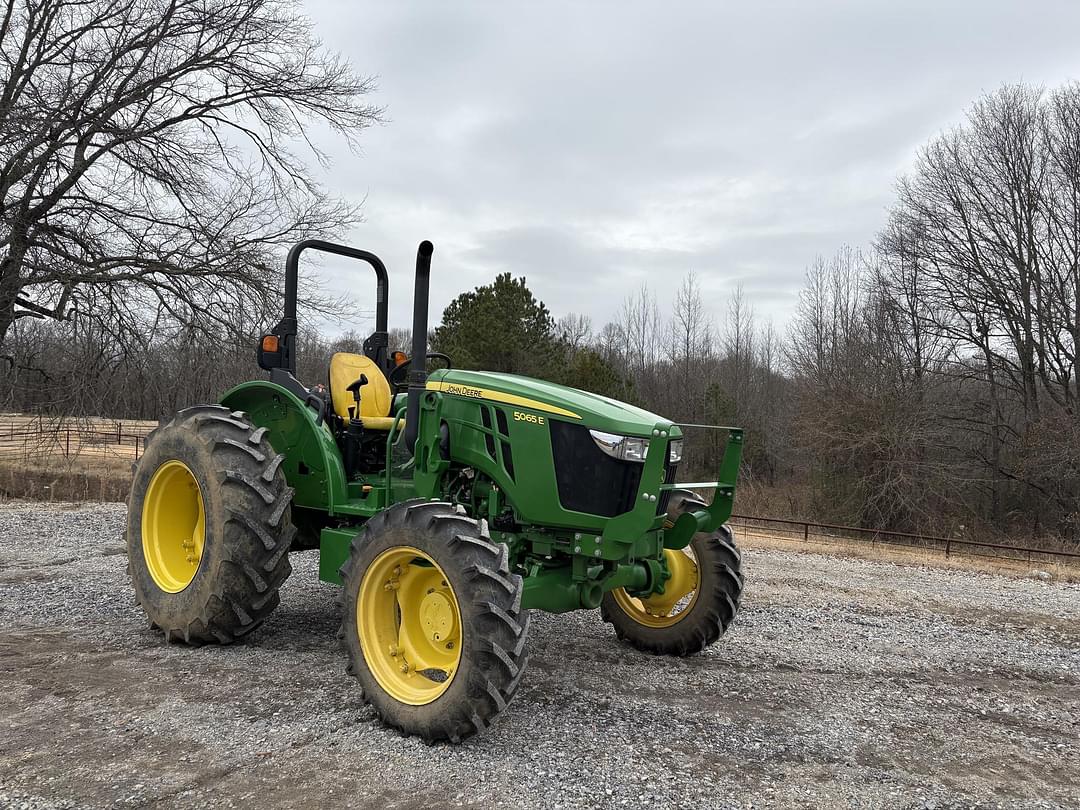 Image of John Deere 5065E Primary image