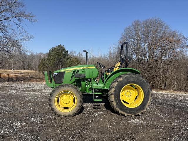 Image of John Deere 5065E equipment image 1