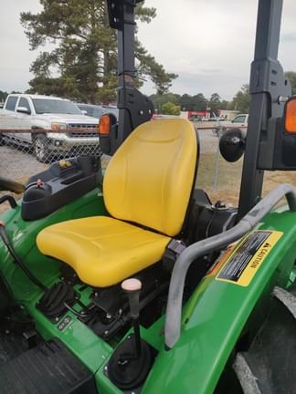 Image of John Deere 5065E equipment image 3