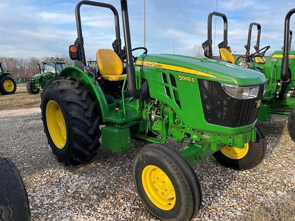 Image of John Deere 5065E equipment image 1