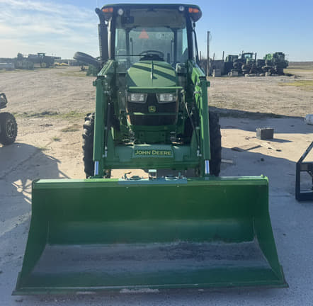 Image of John Deere 5065E equipment image 3