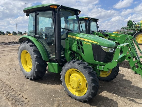 Main image John Deere 5065E