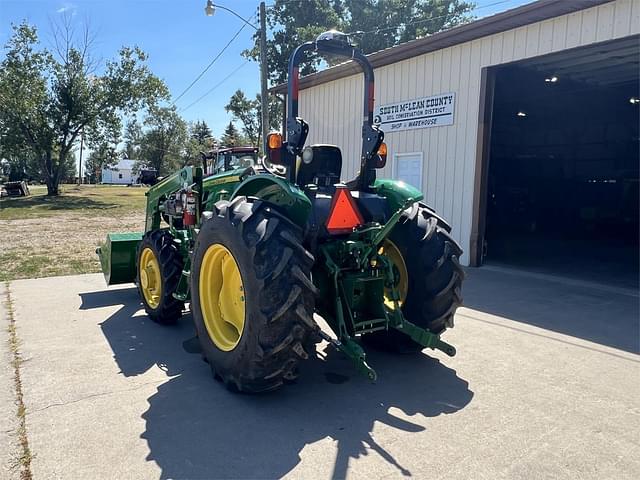 Image of John Deere 5065E equipment image 4