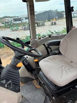 Image of John Deere 5065E equipment image 3