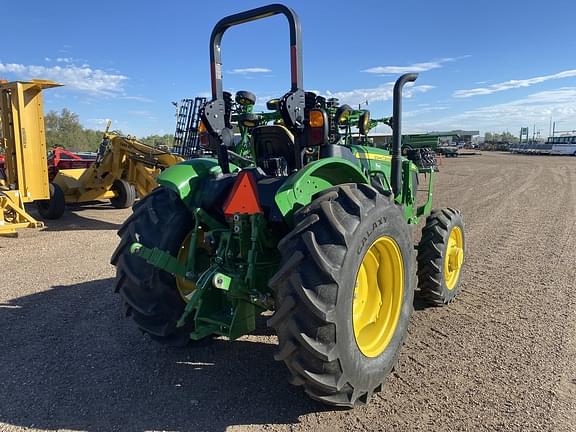 Image of John Deere 5065E equipment image 3