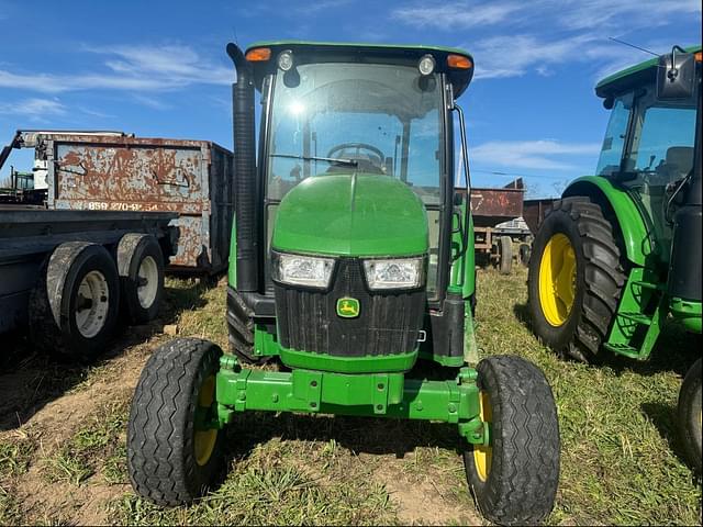 Image of John Deere 5065E equipment image 4