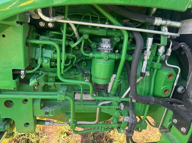 Image of John Deere 5065E equipment image 3