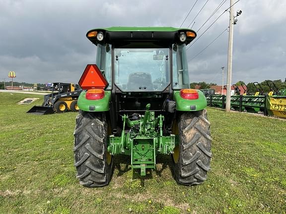 Image of John Deere 5065E equipment image 2