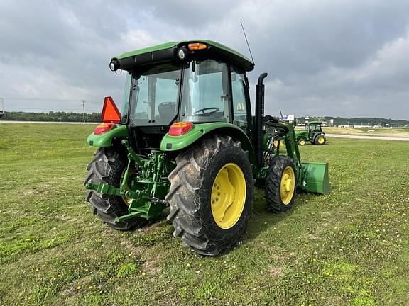 Image of John Deere 5065E equipment image 3