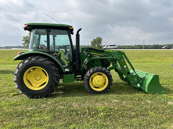 Image of John Deere 5065E equipment image 4