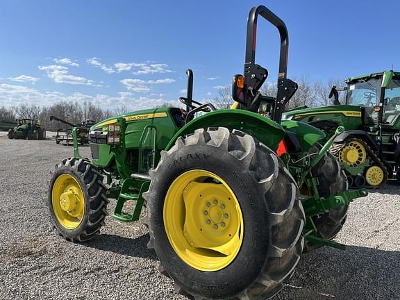 Image of John Deere 5065E equipment image 3