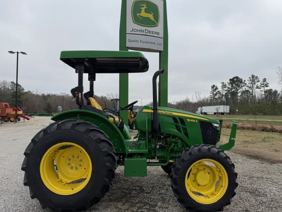 Image of John Deere 5065E equipment image 3