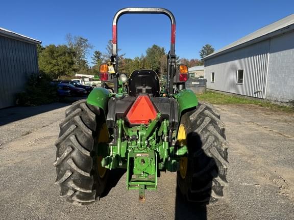 Image of John Deere 5065E equipment image 3