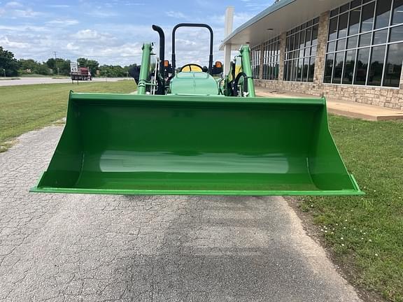 Image of John Deere 5065E equipment image 3
