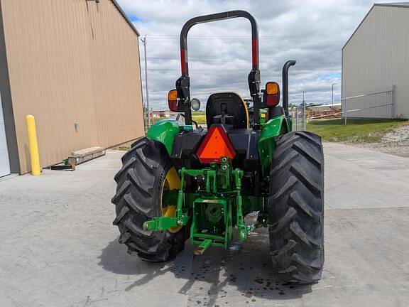 Image of John Deere 5065E equipment image 2