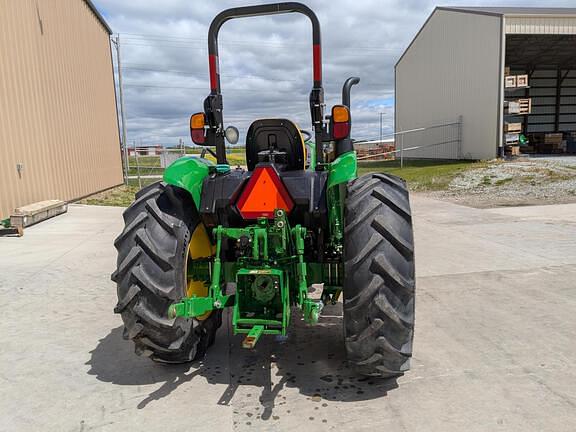 Image of John Deere 5065E equipment image 4