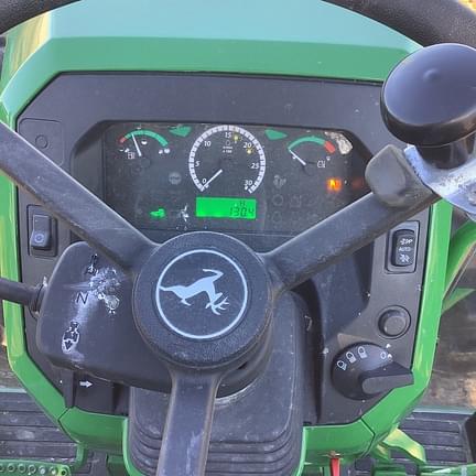 Image of John Deere 5065E equipment image 4