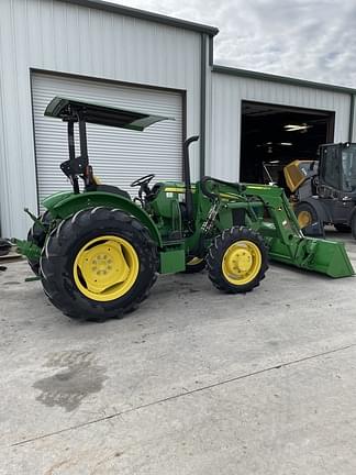 Image of John Deere 5065E equipment image 4