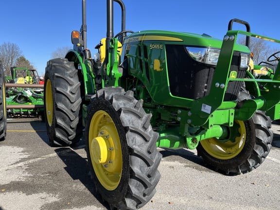 Main image John Deere 5065E