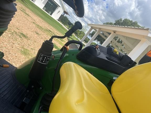 Image of John Deere 5065E equipment image 4