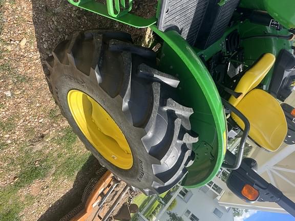 Image of John Deere 5065E equipment image 3