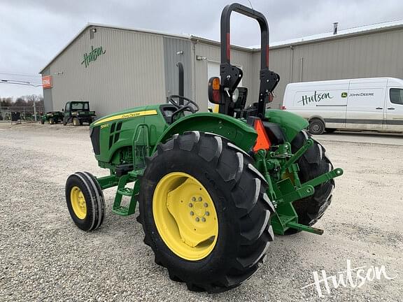 Image of John Deere 5065E equipment image 3