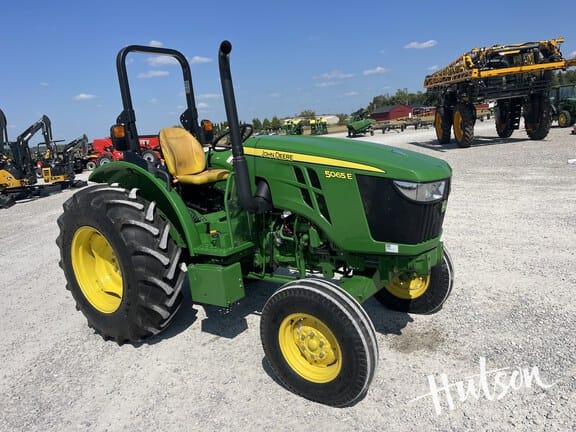 Main image John Deere 5065E