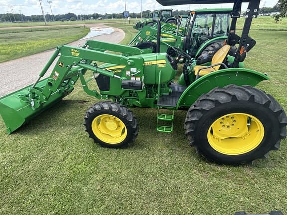 Image of John Deere 5065E equipment image 3