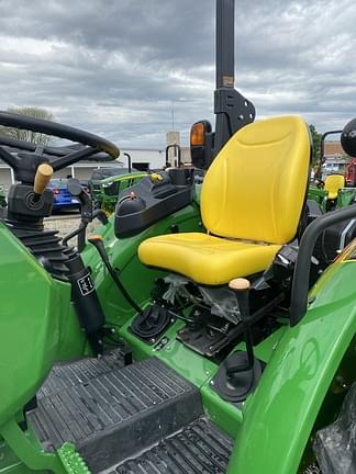 Image of John Deere 5065E equipment image 3