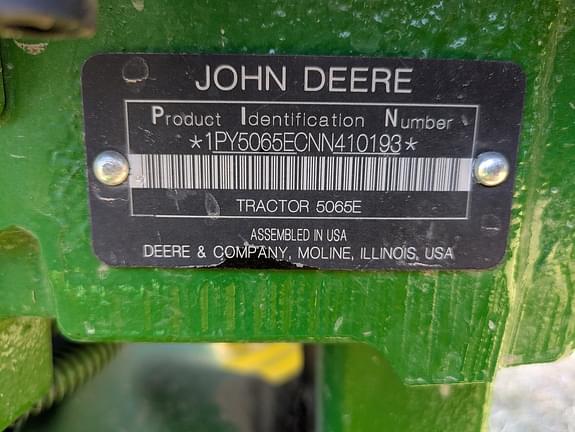 Image of John Deere 5065E equipment image 2