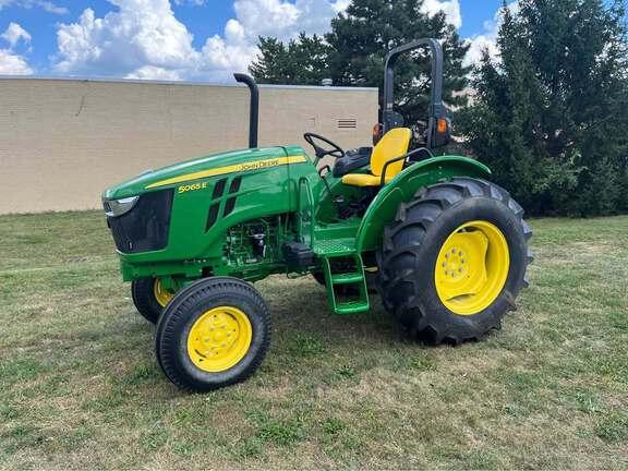 Image of John Deere 5065E equipment image 1