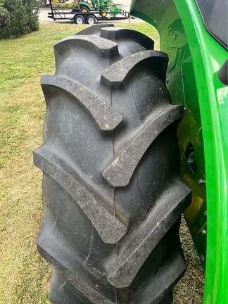 Image of John Deere 5065E equipment image 4