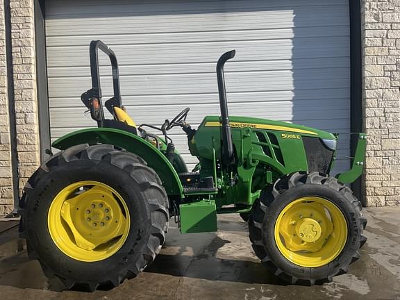 Image of John Deere 5065E equipment image 1