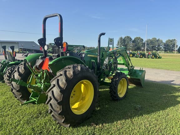 Image of John Deere 5065E equipment image 4