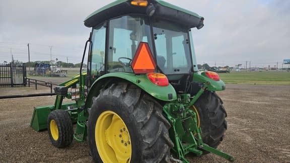 Image of John Deere 5065E equipment image 2