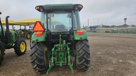 Image of John Deere 5065E equipment image 3
