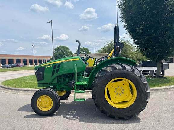 Image of John Deere 5065E equipment image 3