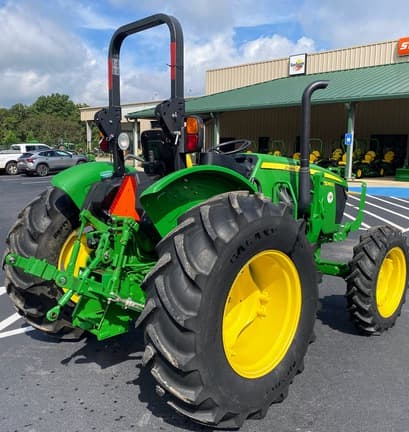 Image of John Deere 5065E equipment image 2