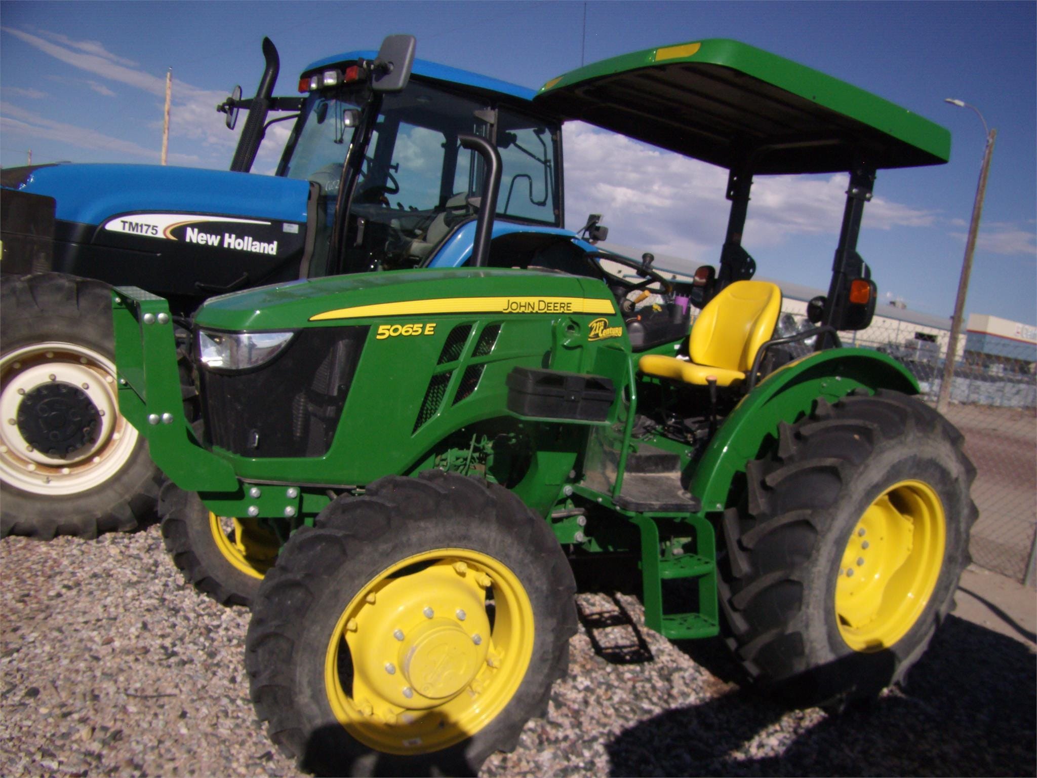 2022 John Deere 5065E Equipment Image0