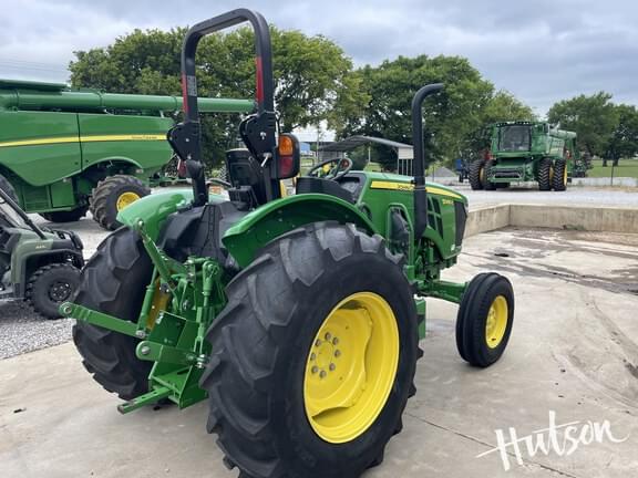 Image of John Deere 5065E equipment image 4