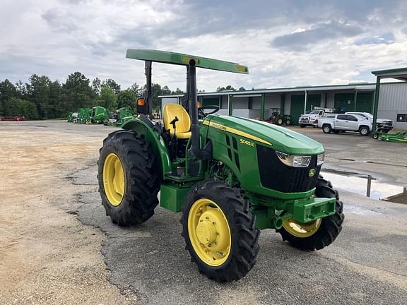 Image of John Deere 5065E equipment image 1