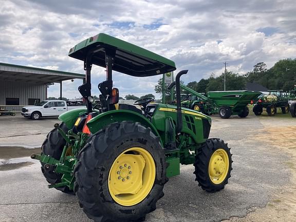 Image of John Deere 5065E equipment image 3