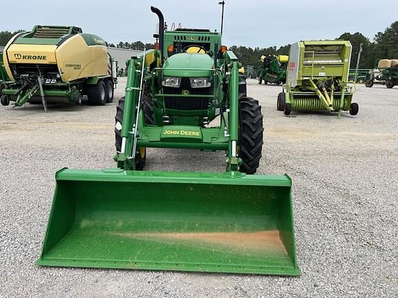 Image of John Deere 5065E equipment image 3