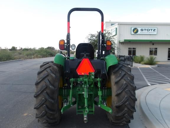 Image of John Deere 5065E equipment image 3