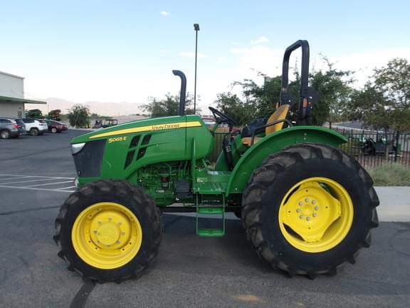 Image of John Deere 5065E equipment image 1
