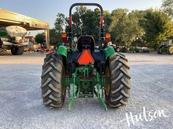 Image of John Deere 5065E equipment image 3