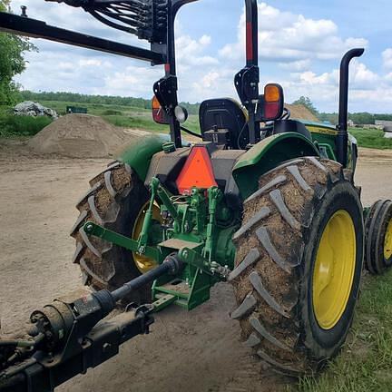 Image of John Deere 5065E equipment image 3