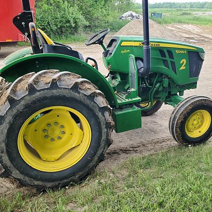 Image of John Deere 5065E equipment image 4