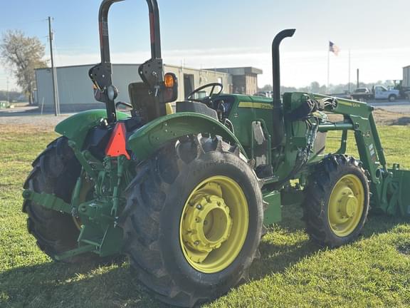 Image of John Deere 5065E equipment image 2