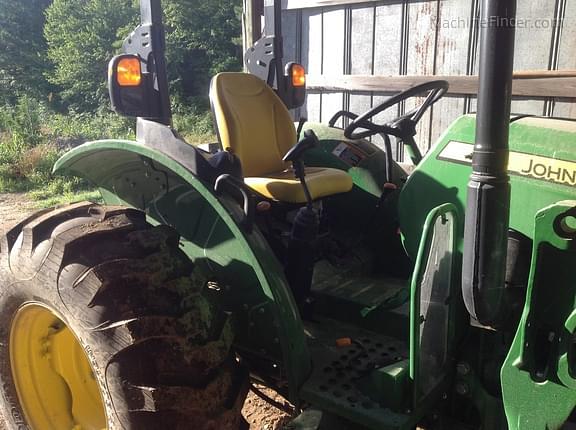 Image of John Deere 5065E equipment image 3